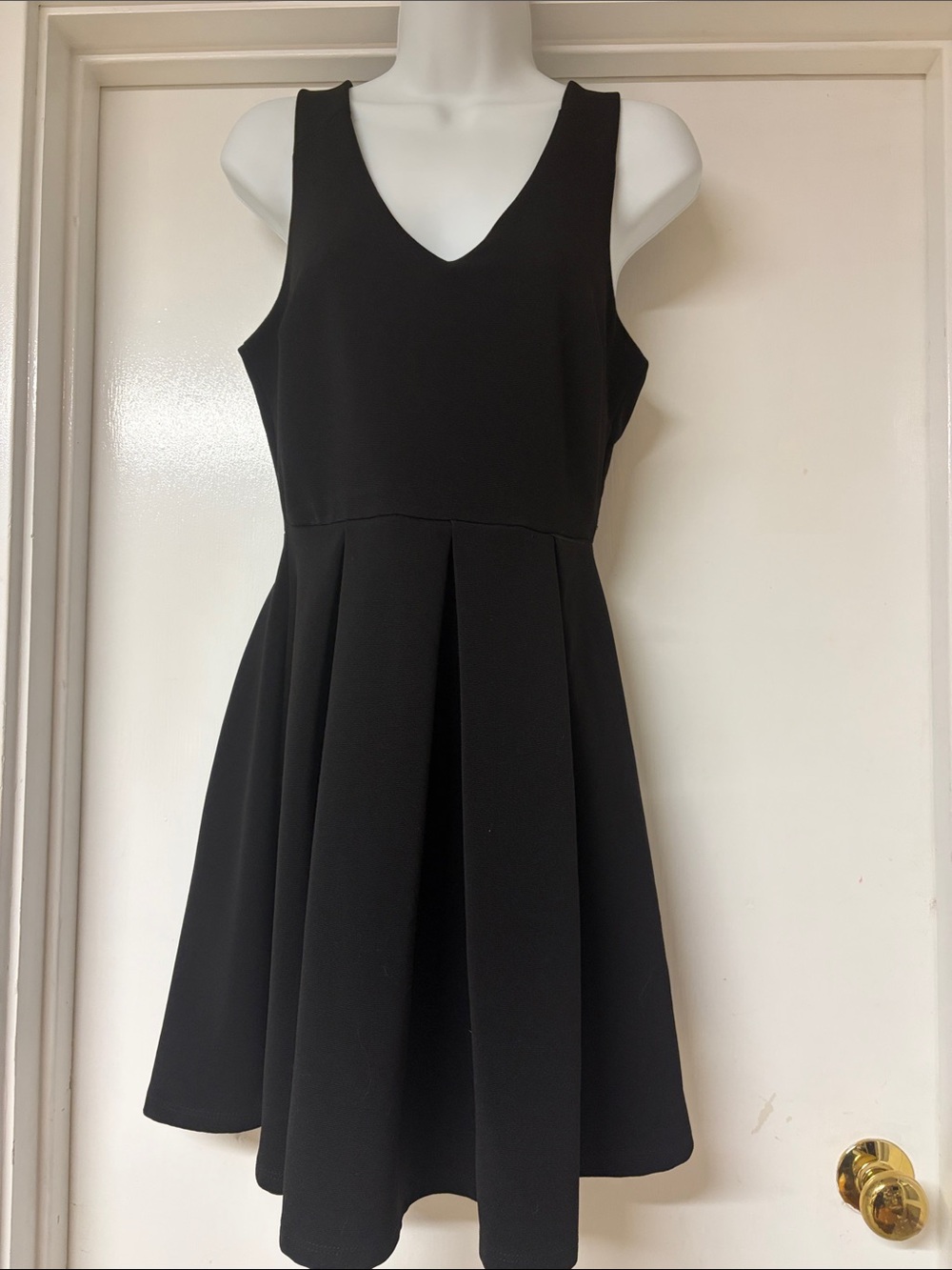 Lush Black V-Neck Sleeveless Skater Dress
